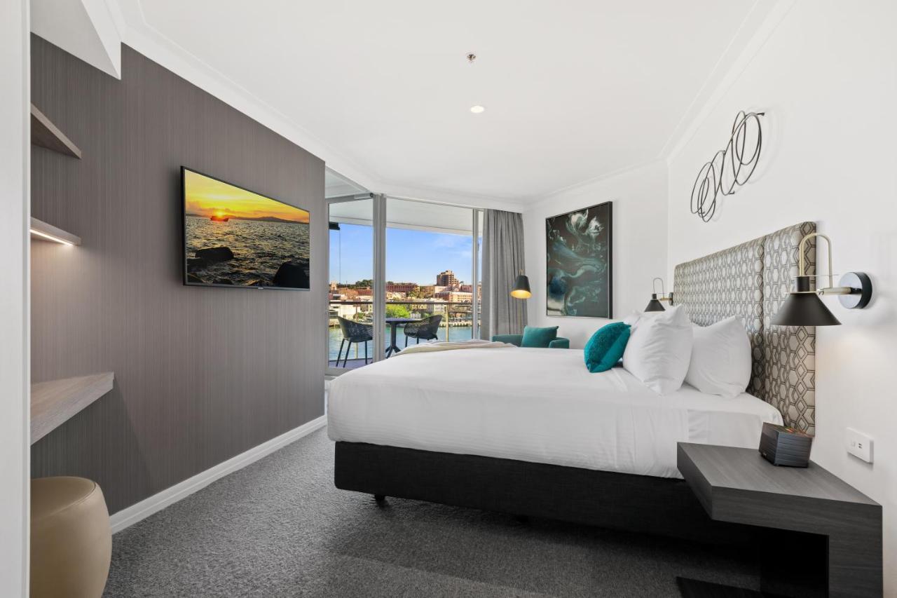 Deluxe One-Bedroom Apartment Harbour View