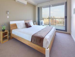 Three-Bedroom Apartment,1189083643:JPEG