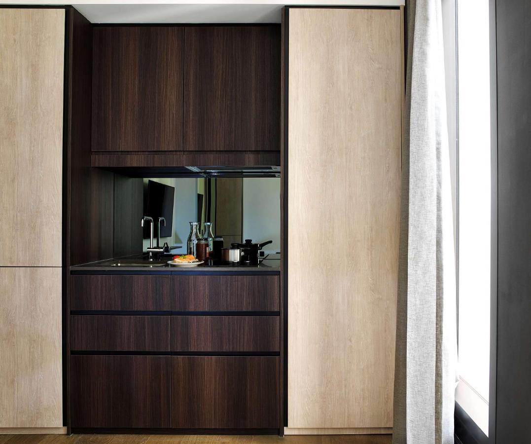 Interconnecting Family Apartment King or Twin
