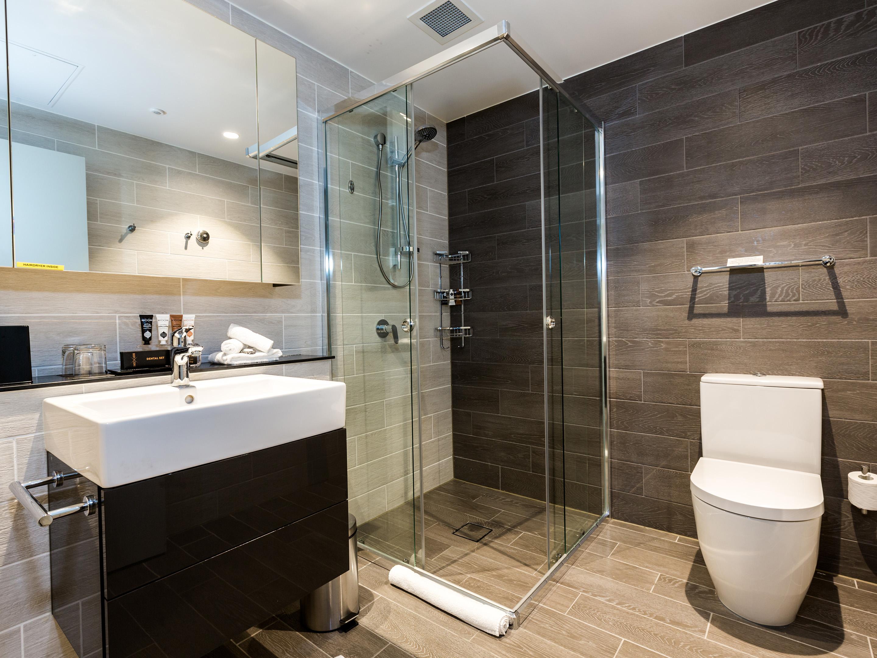 Studio Suite Airport Facing