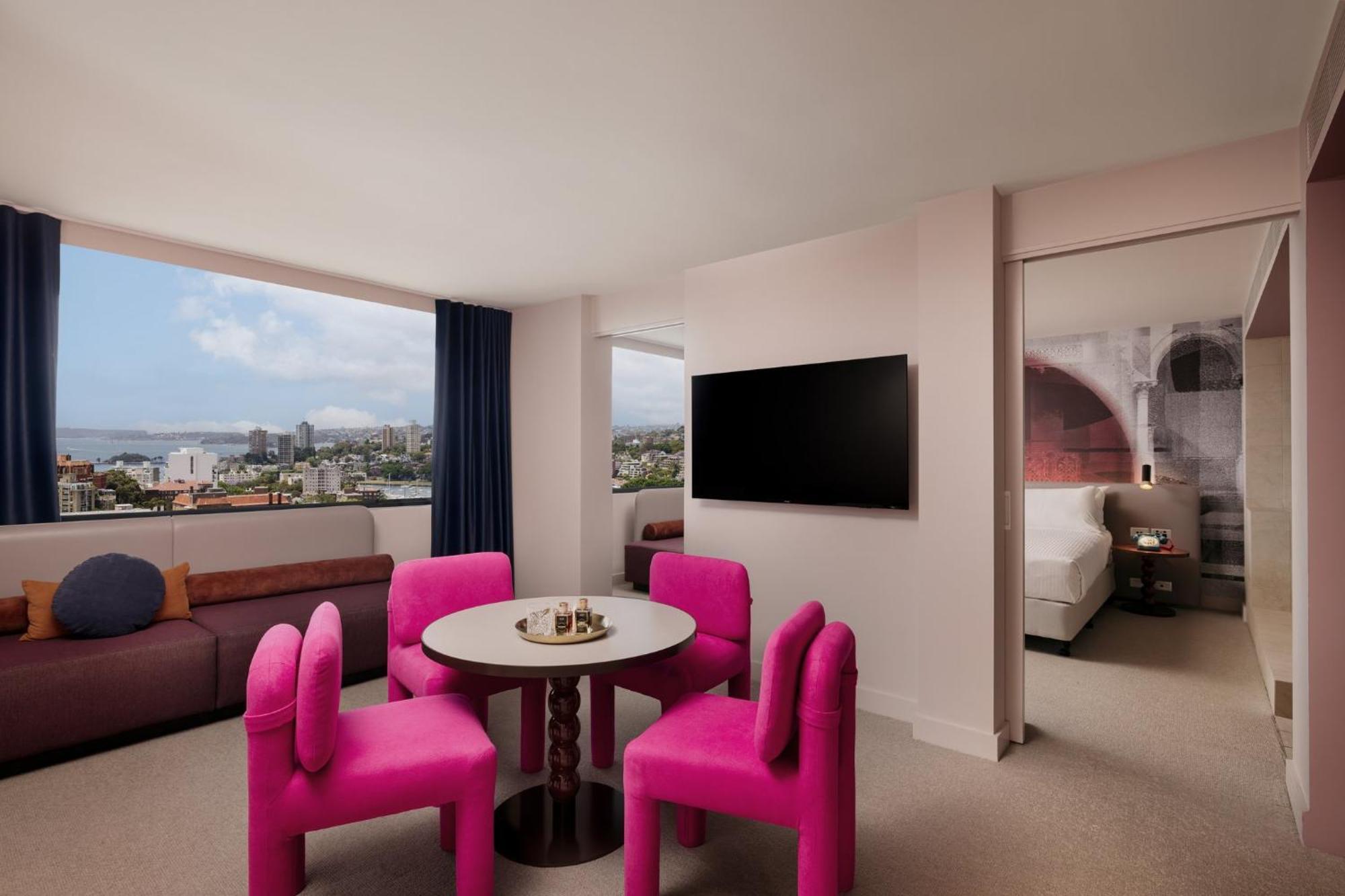 One-Bedroom Suite Harbour View High Floor