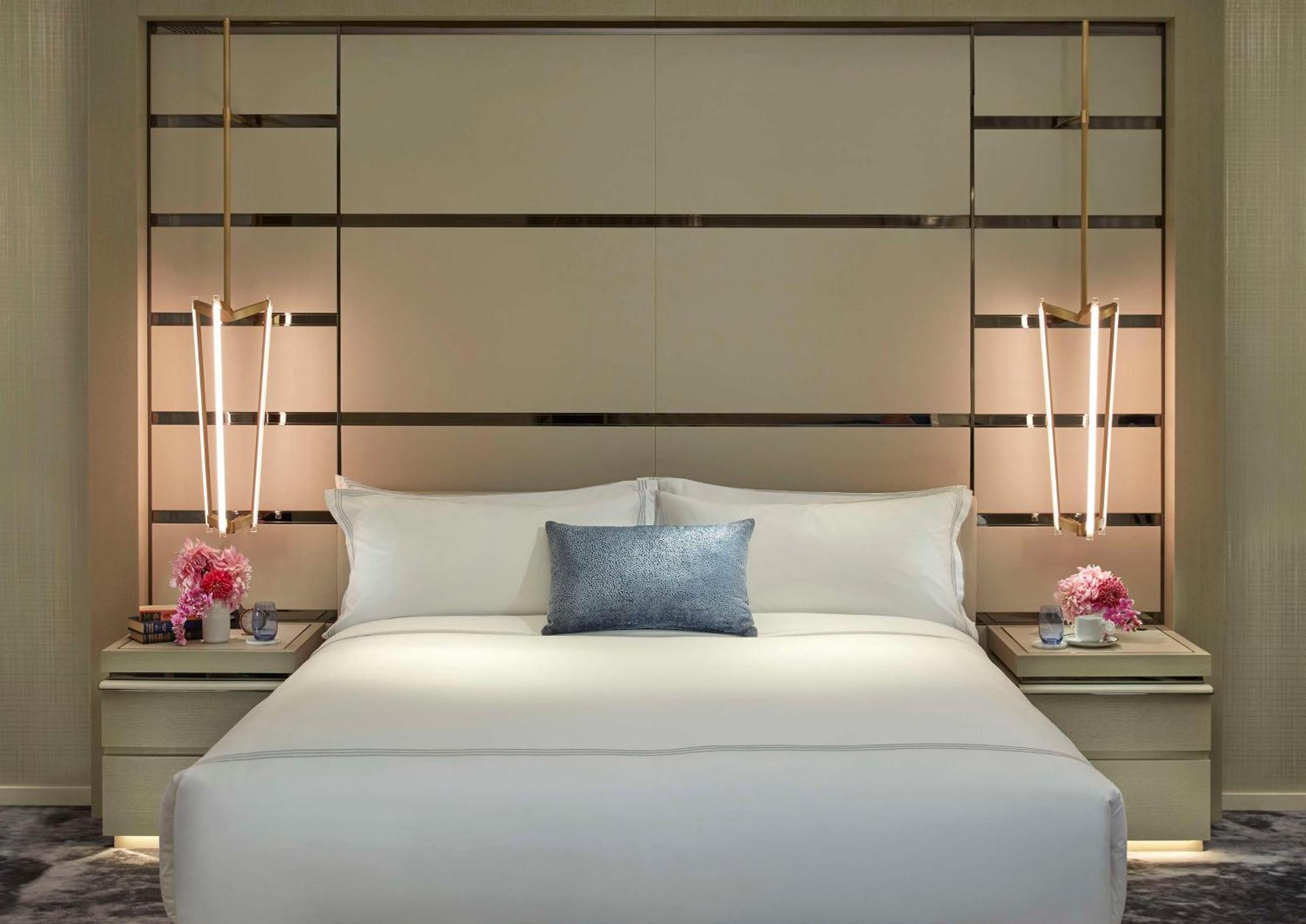 Premier Harbour Bridge Suite