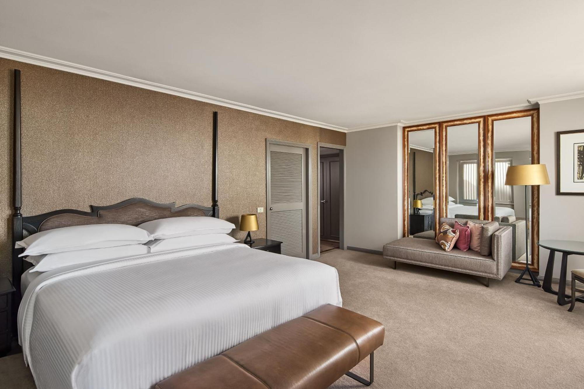 Ambassador Suite Club lounge access 1 Bedroom Suite