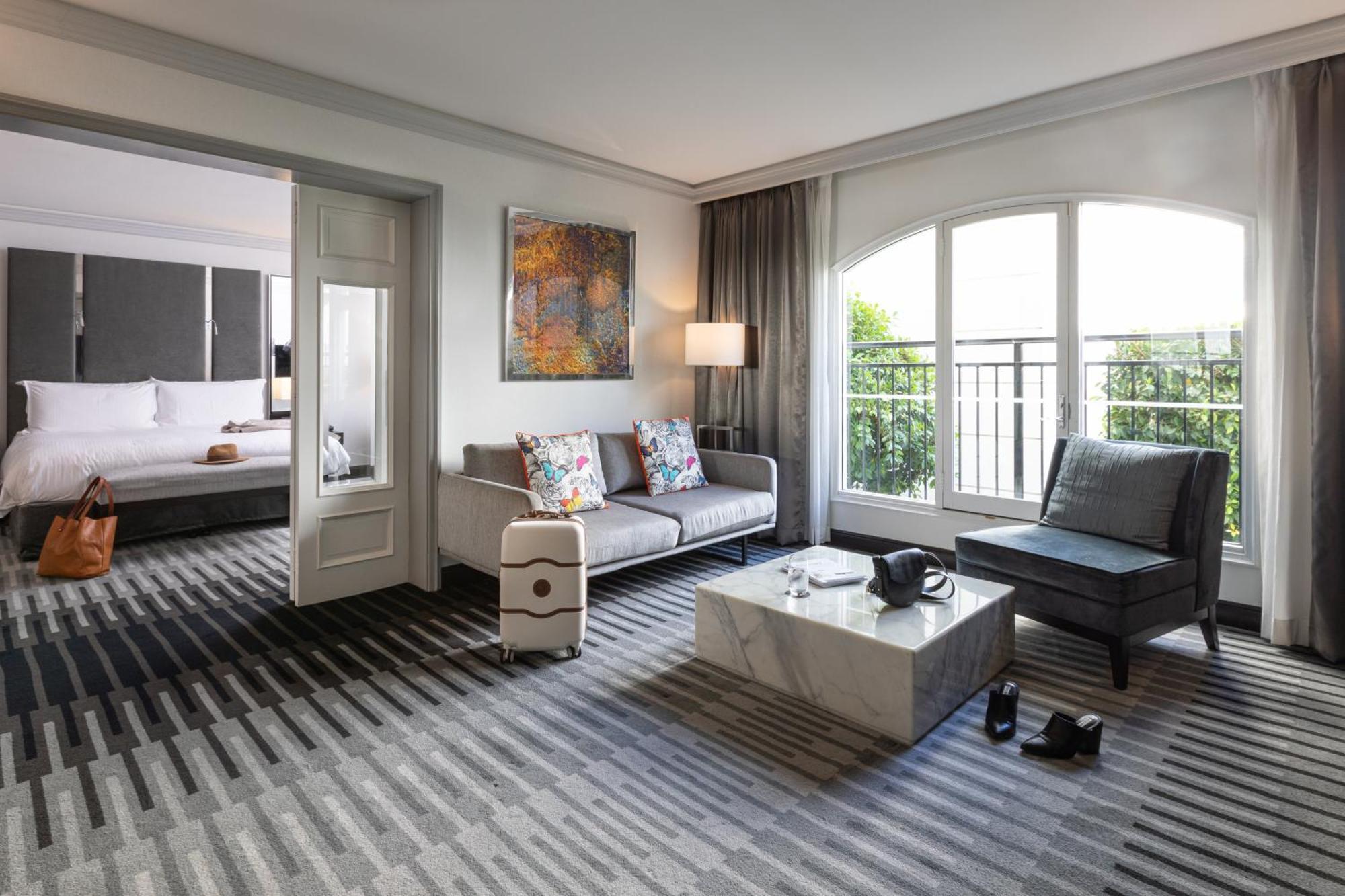 One-Bedroom Suite Courtyard View