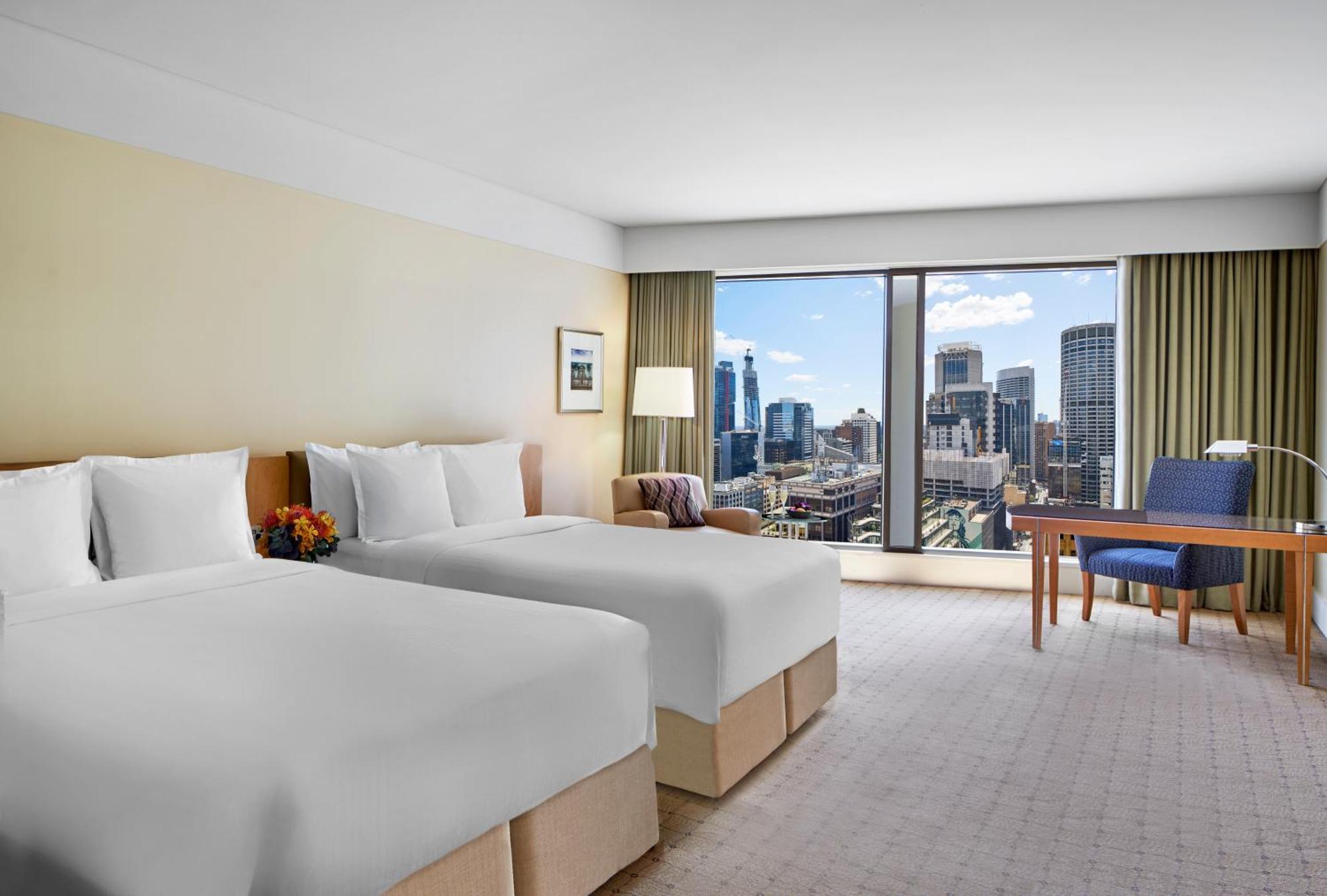 Executive Deluxe Twin Room Club Access