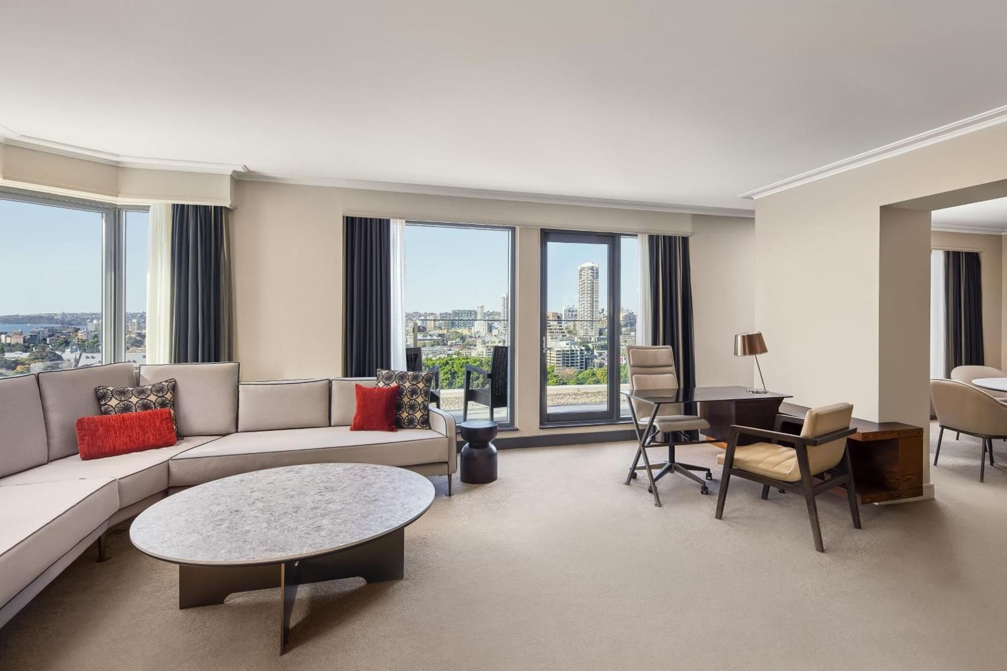 Hyde Park Suite Club lounge access 1 Bedroom Suite 1 King