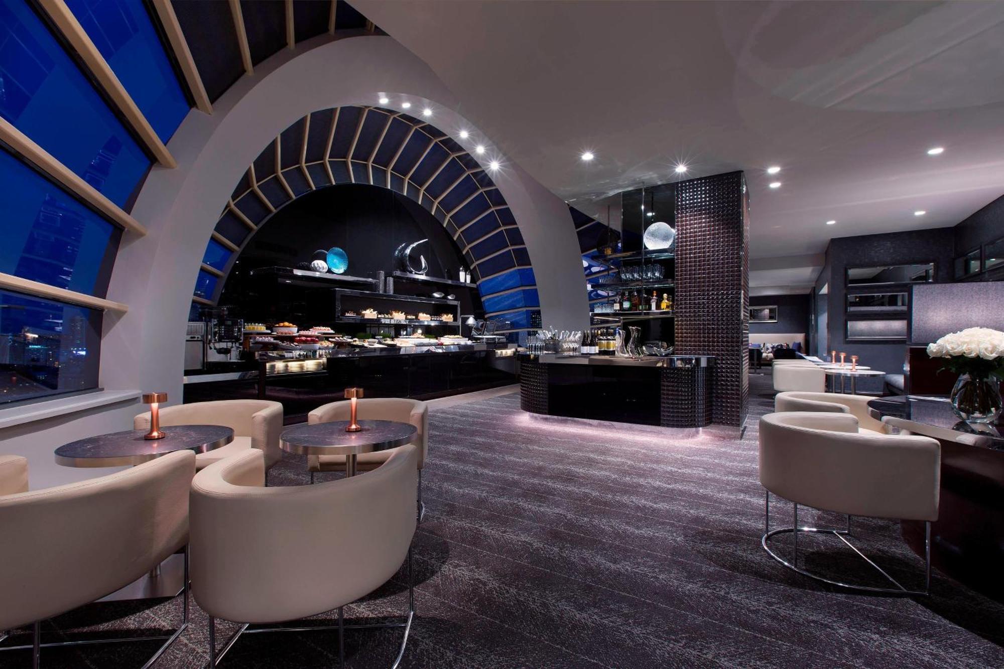 Ambassador Suite Club lounge access 1 Bedroom Suite