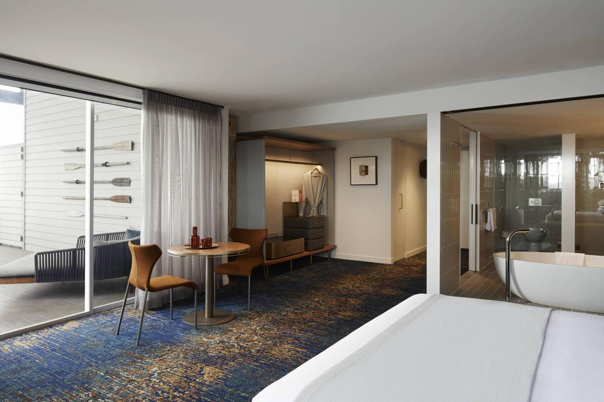 Harbour Bridge Balcony Suite 1 King Harbour Bridge view