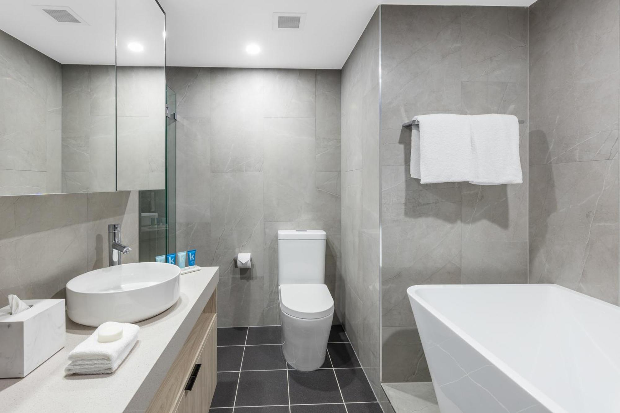 One-Bedroom Luxury Suite