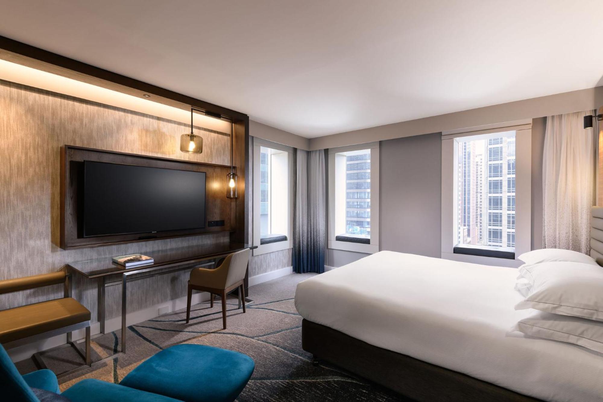 Corner King Room