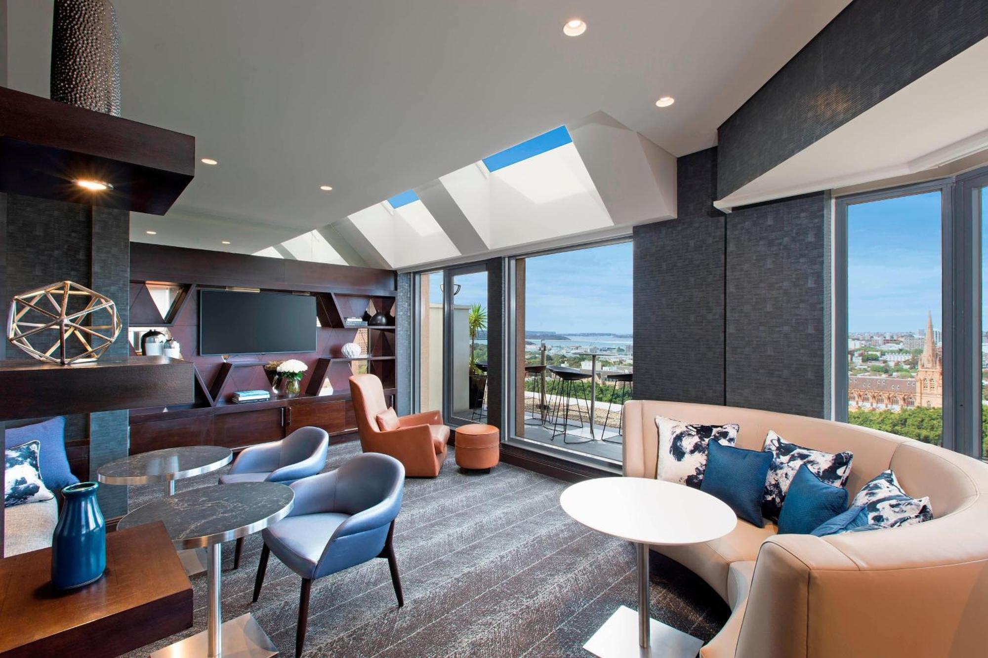 Hyde Park Suite Club lounge access 1 Bedroom Suite 1 King
