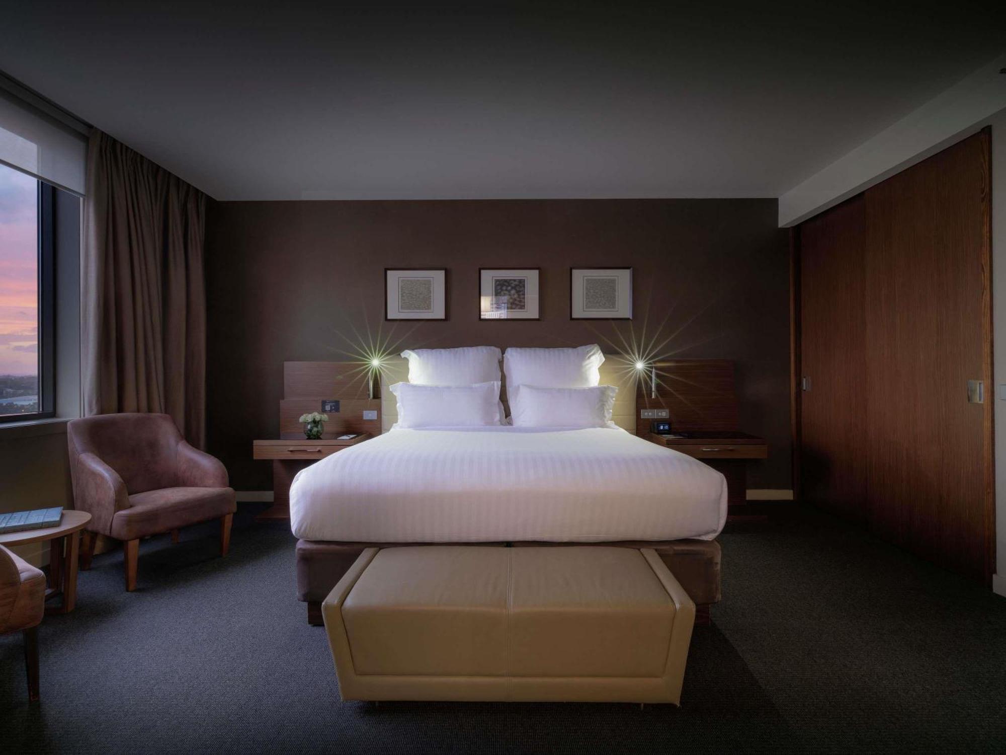 Executive King Suite Spa Bath Lounge Access,1717011621:JPEG