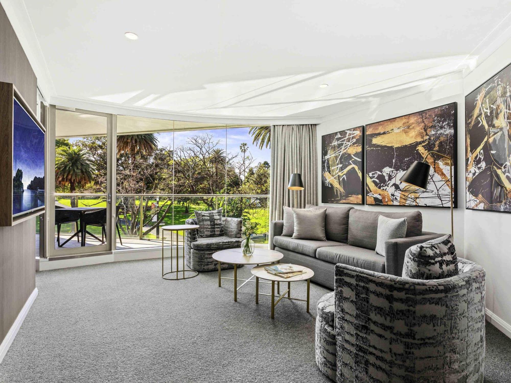 Two-Bedroom Deluxe Apartment Garden View