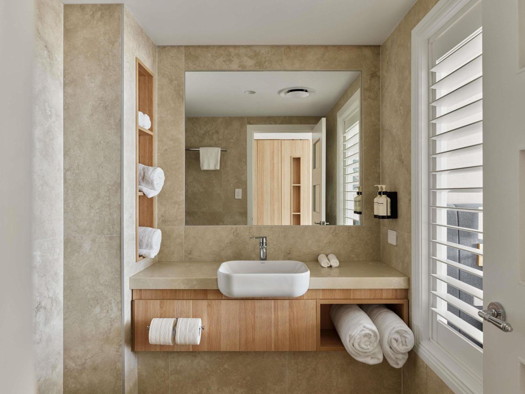 Junior Suite Two Queen Beds Bath Bay View
