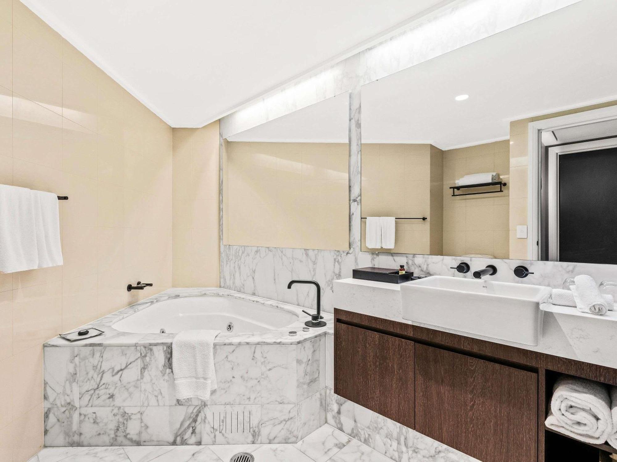 Two-Bedroom Apartment Harbour View