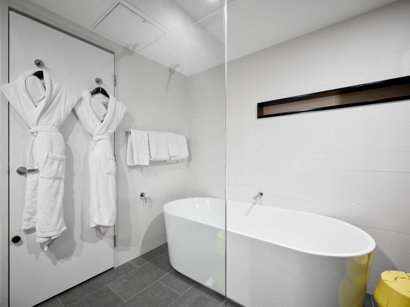 Junior King Suite
