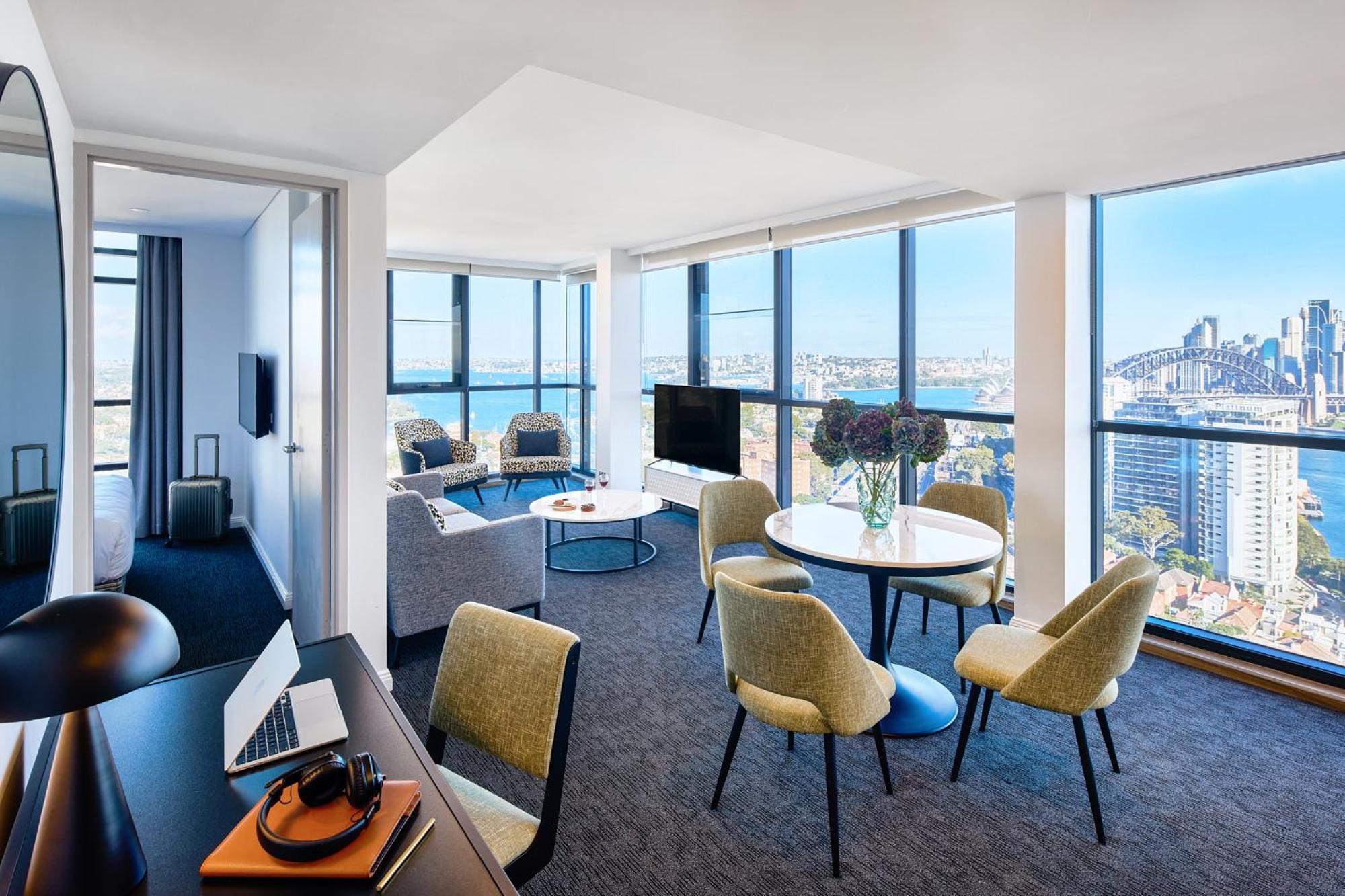 Two-Bedroom Corner Harbour View