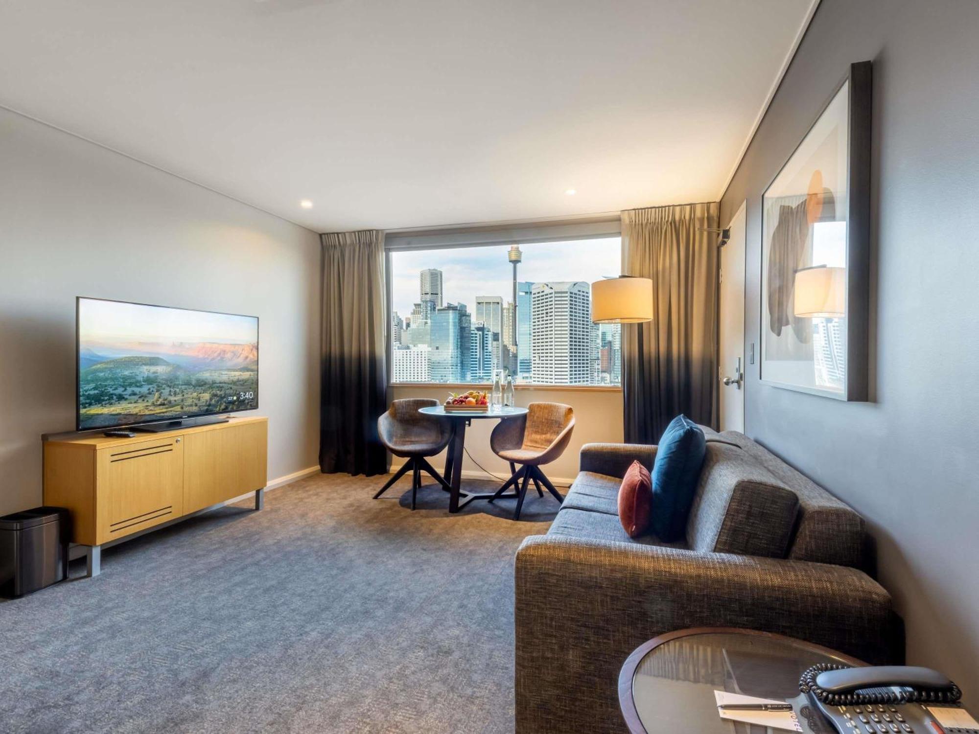 Executive 1 Bedroom Loft Suite 1 King Bed Darling Harbour Facing