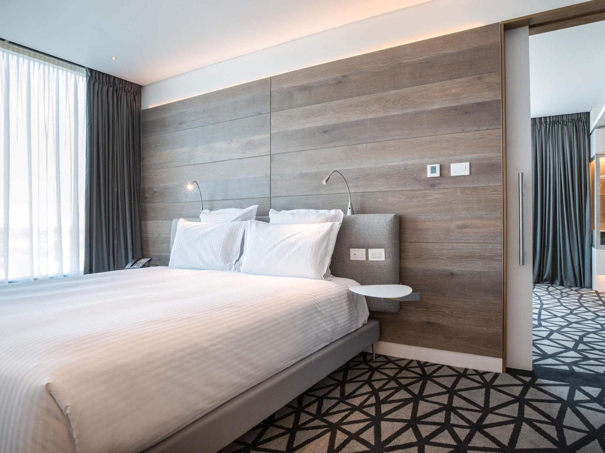 Deluxe Executive King Room Accessible