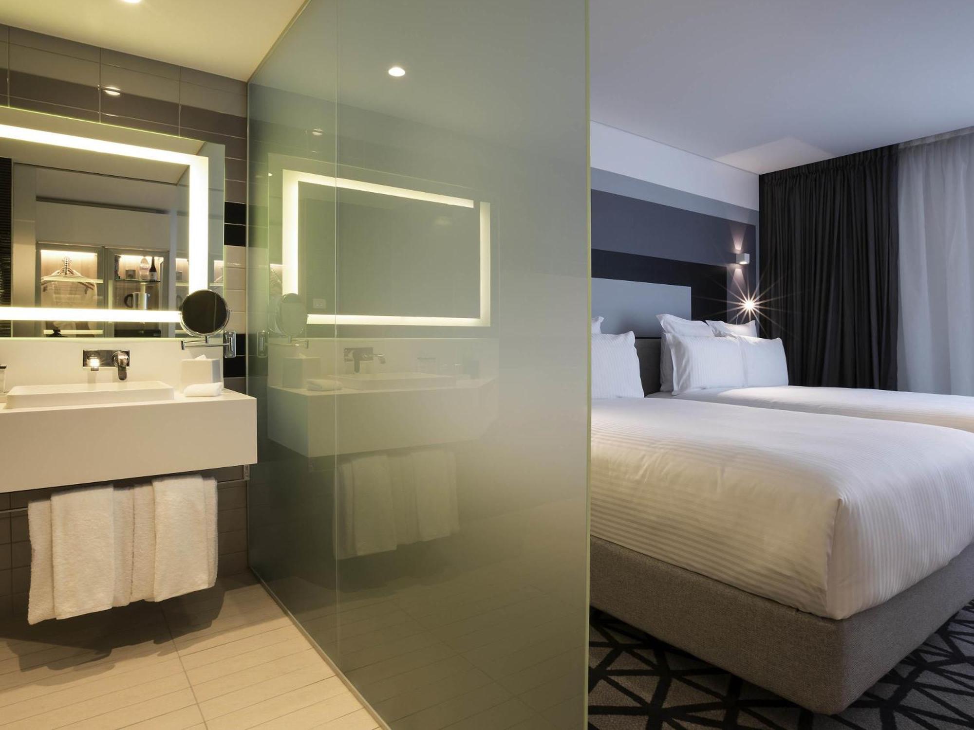 Deluxe Executive Double Room Two Double Beds High Floor