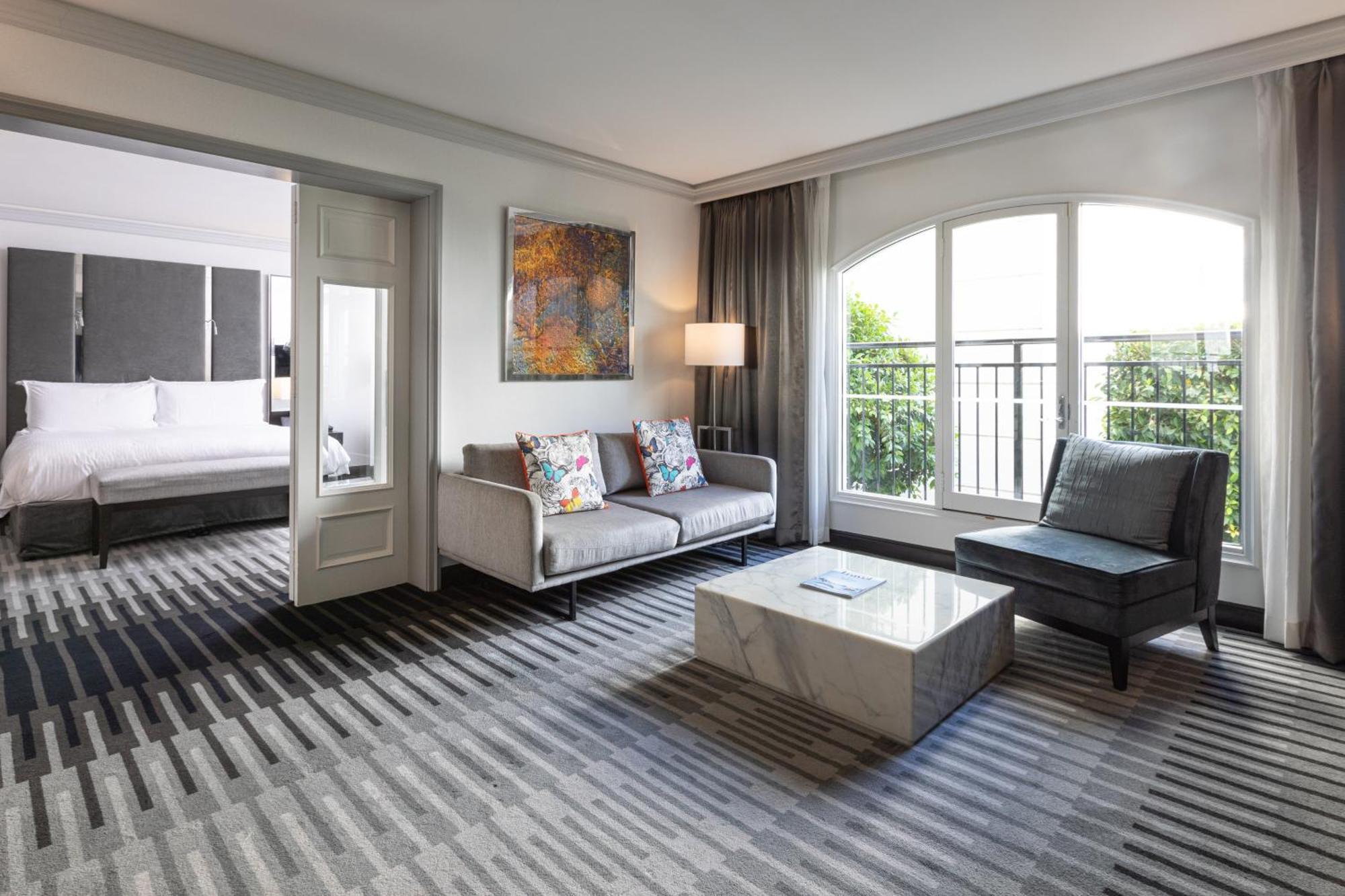 One-Bedroom Suite Courtyard View