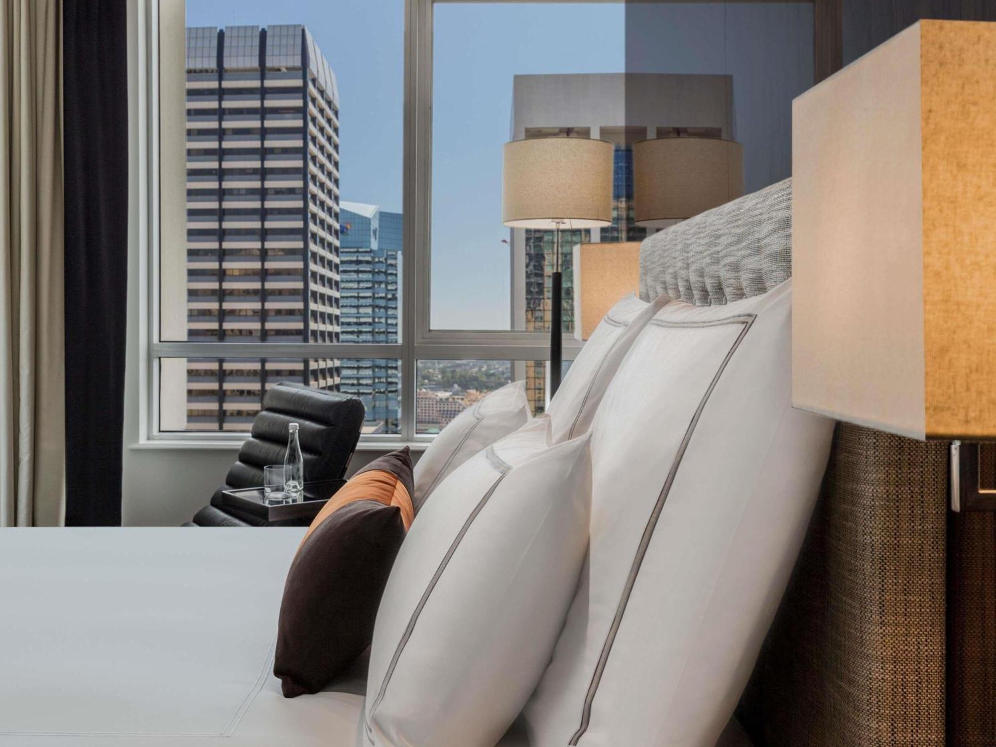 Signature King Skyline Room Club Floor Access High Floor
