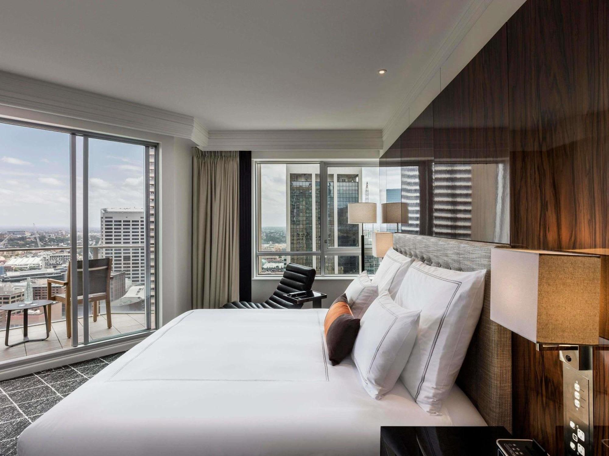 Signature Skyline Balcony Room High Floor Club Access
