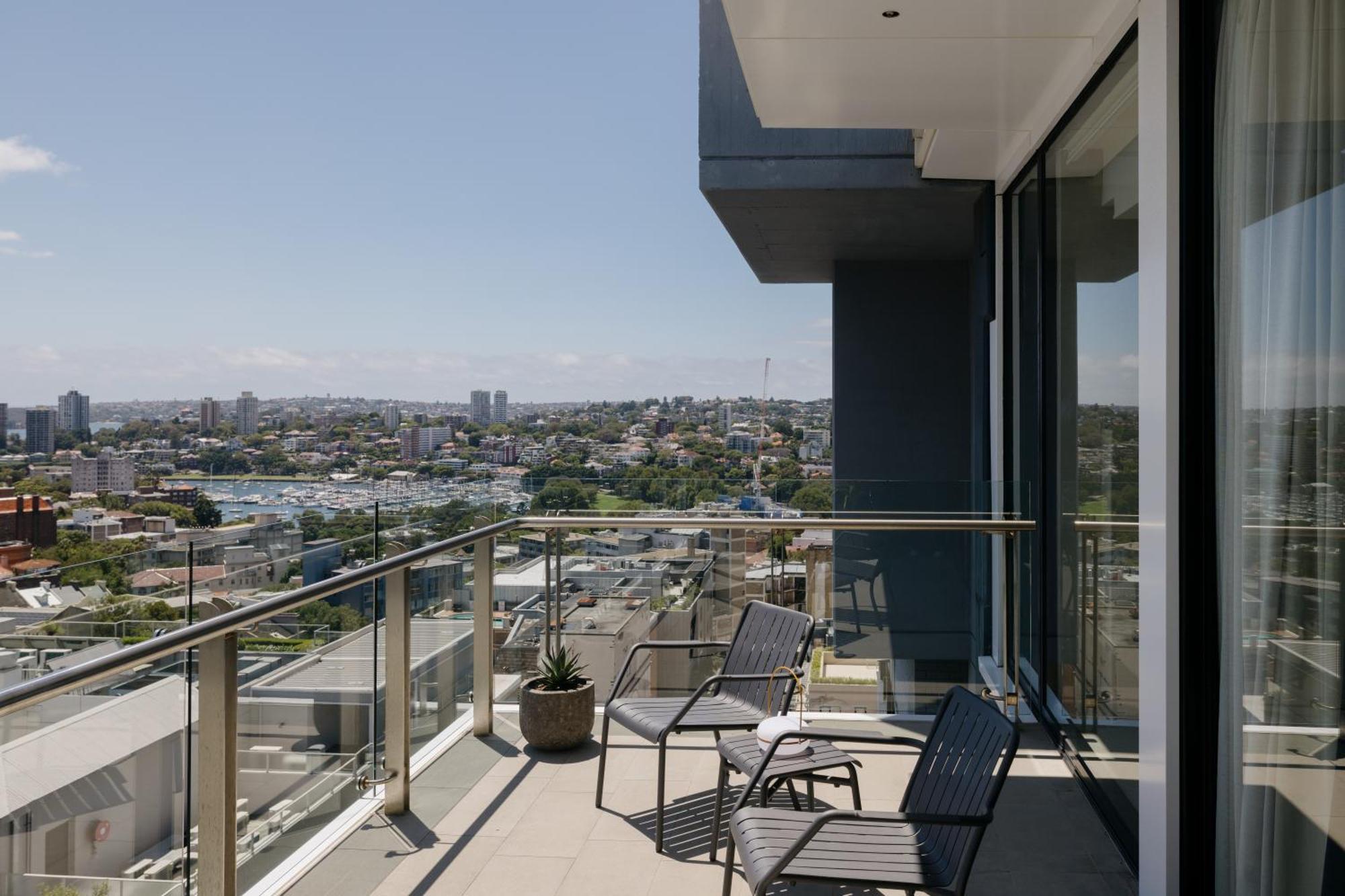 King Suite Balcony Harbour View High Floor