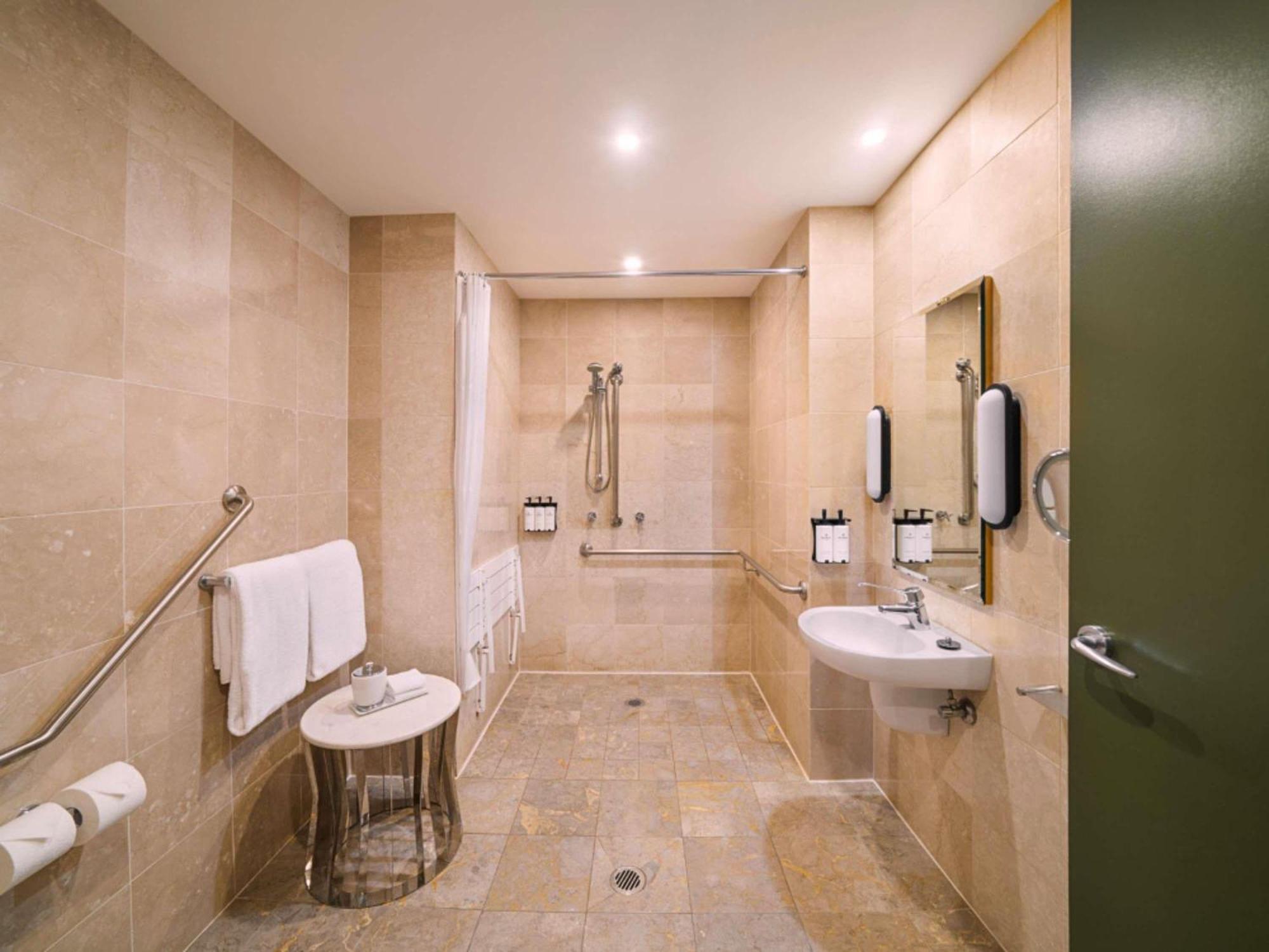 Classic King Room Mobility Access