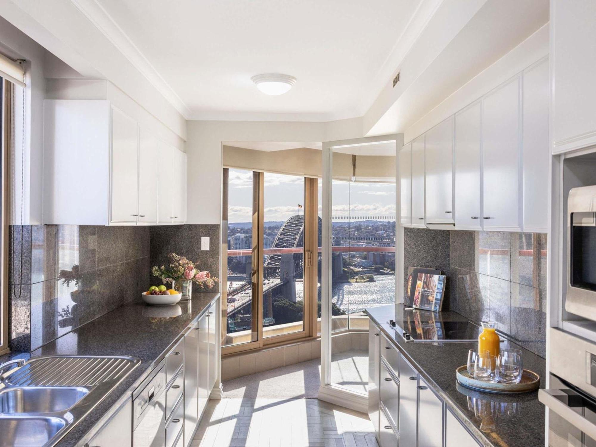 Three-Bedroom Apartment Harbour View