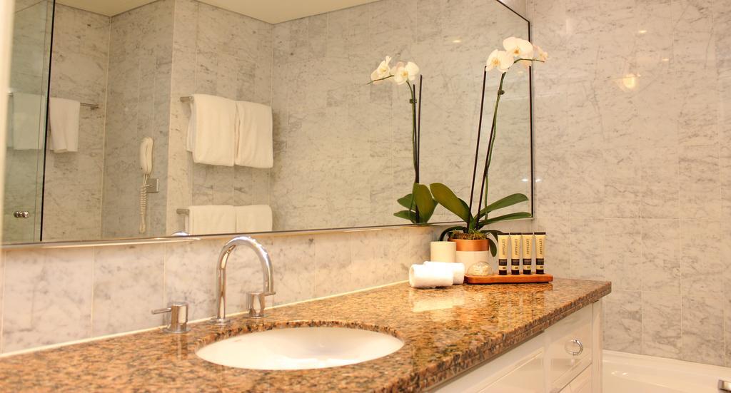 Superior One-Bedroom Apartment City View