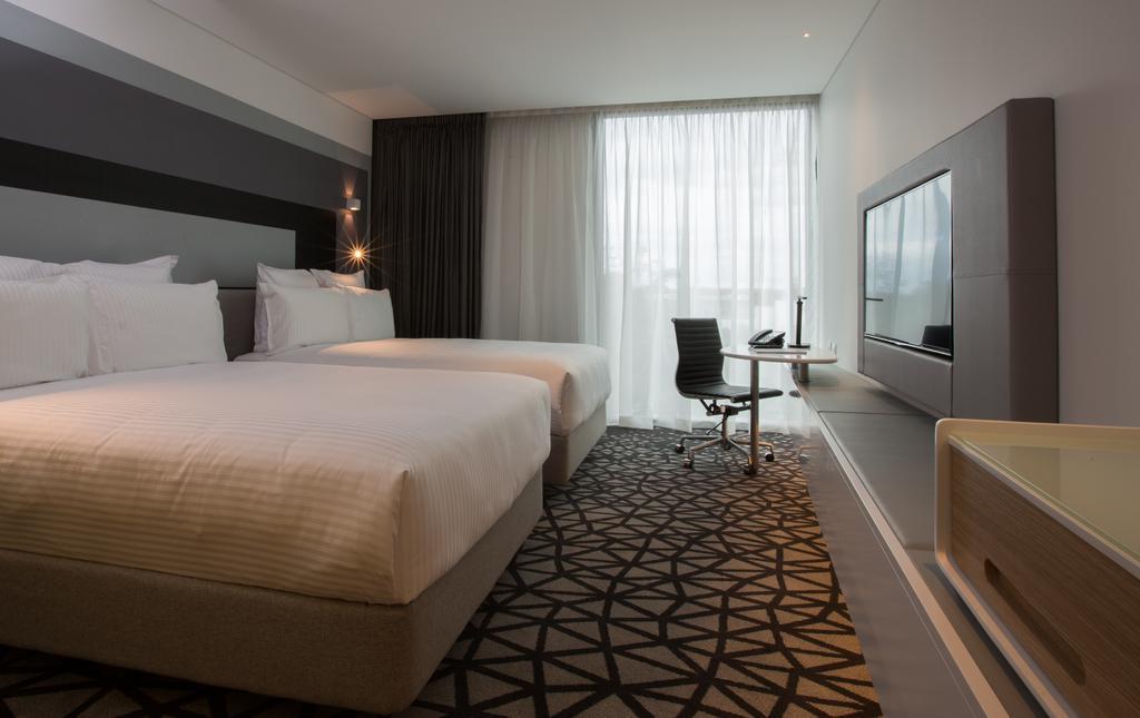 Deluxe Executive Double Room Two Double Beds High Floor,850202552:JPEG