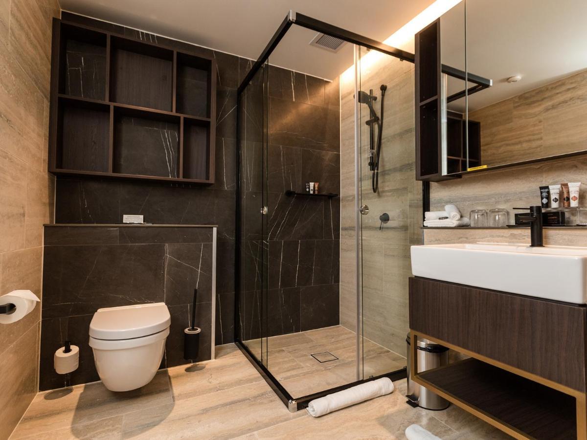 Deluxe One-Bedroom Suite Bournemouth