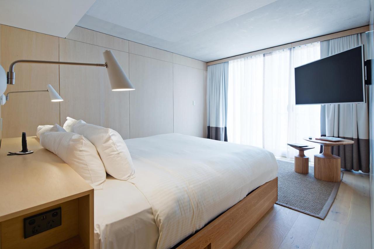 Sky Room Bath