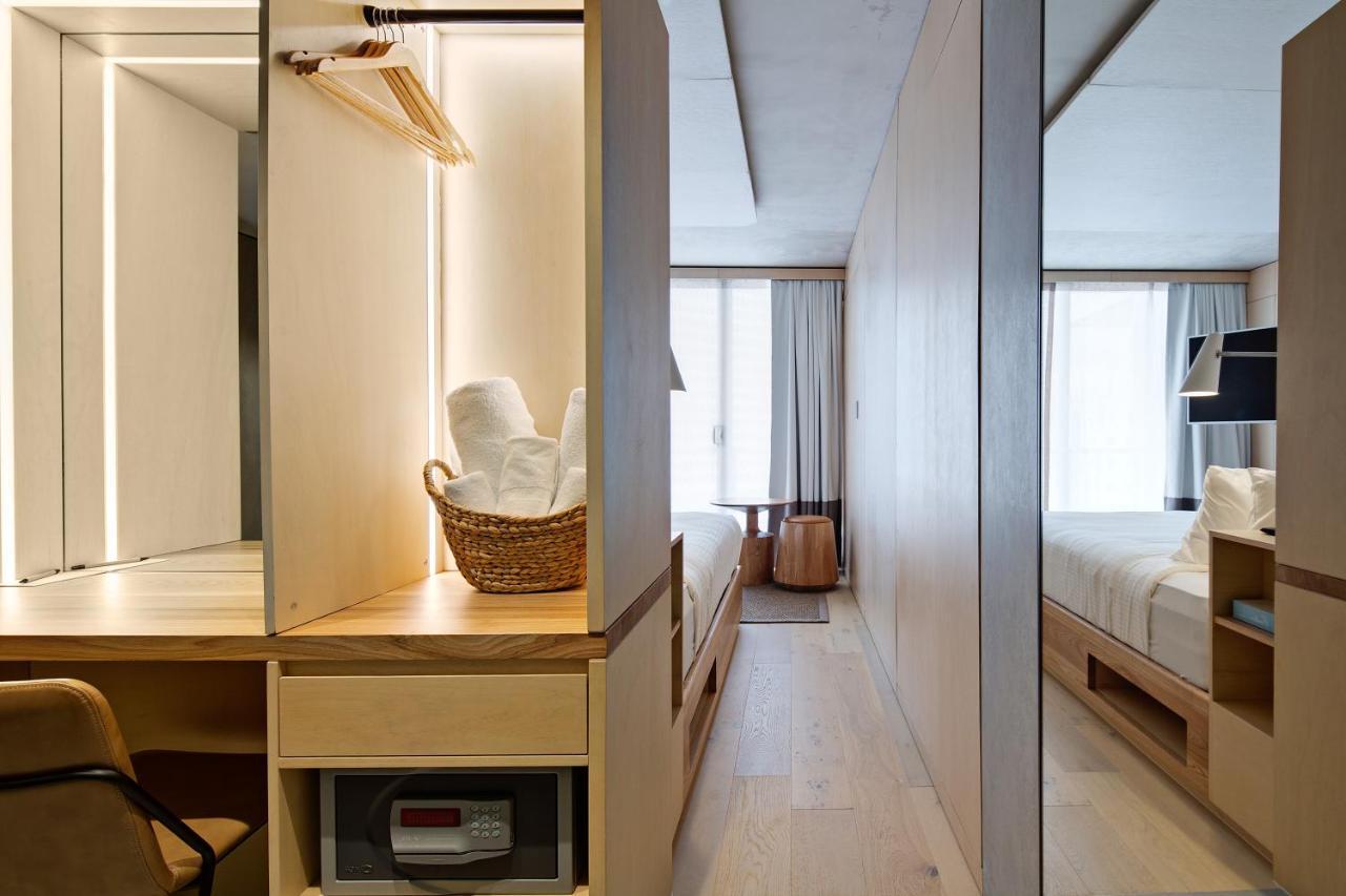 Sky Room Bath