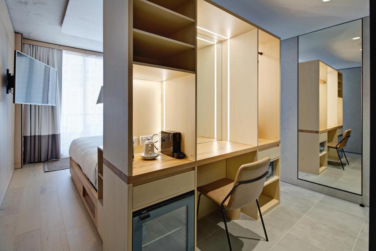 Sky Room Bath
