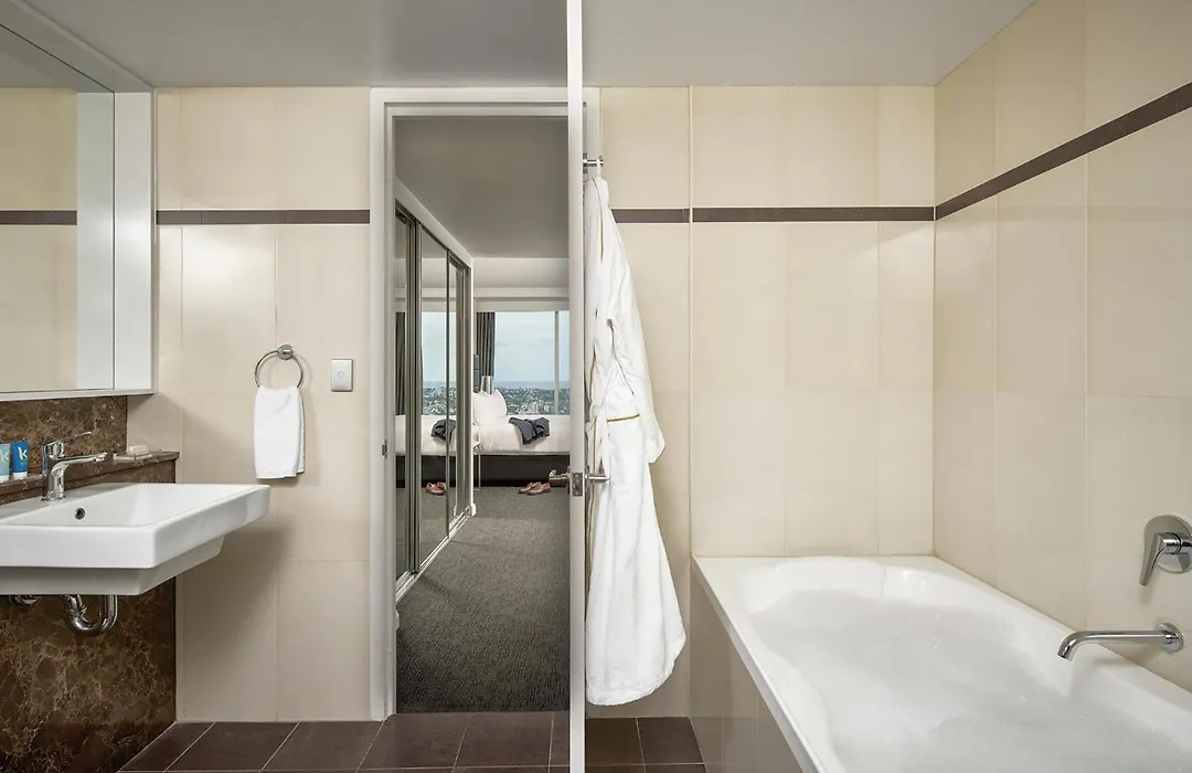 Meriton Suites World Tower, Sydney-1