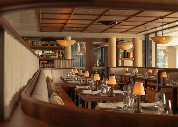 Pullman Quay Grand Sydney Harbour Hotel