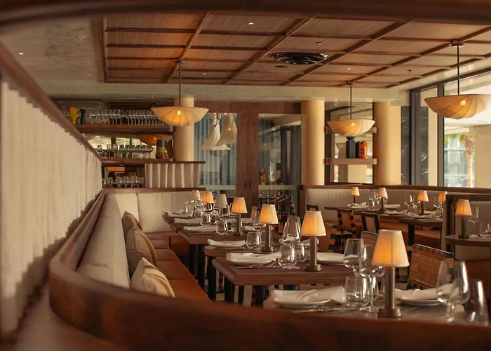 Pullman Quay Grand Sydney Harbour Hotel